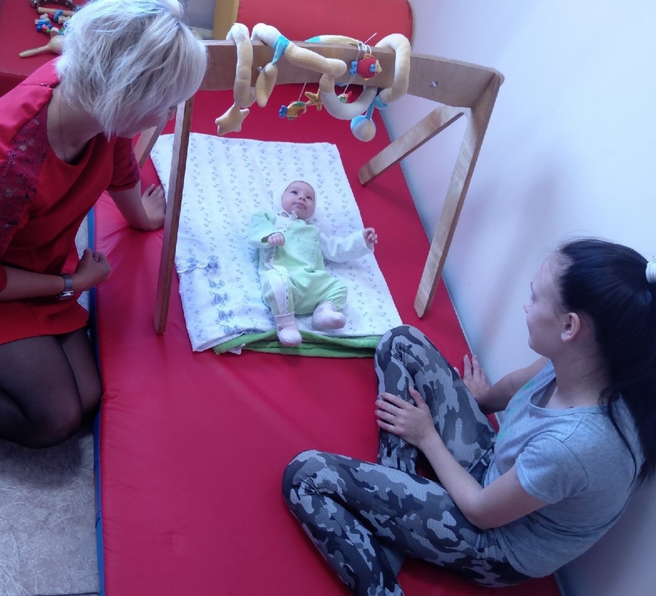 Для укрепления материнских чувств и развития малышей в «Краевом кризисном центре для женщин» открылась специализированная комната